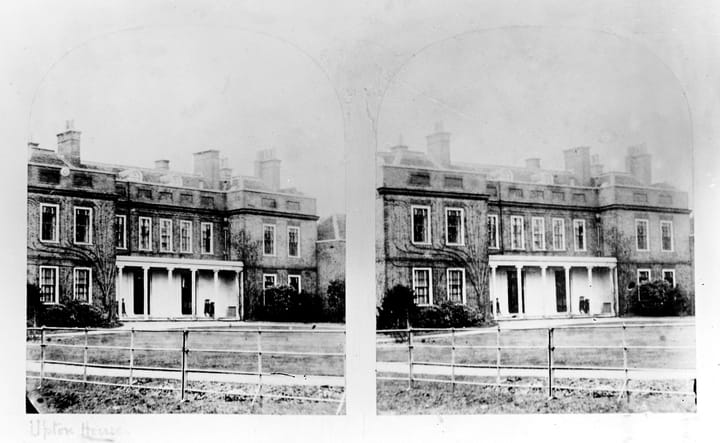 stereoscope image of a row of houses. black and white. https://wellcomecollection.org/works/pmhx548q/images?id=awf2r7kz